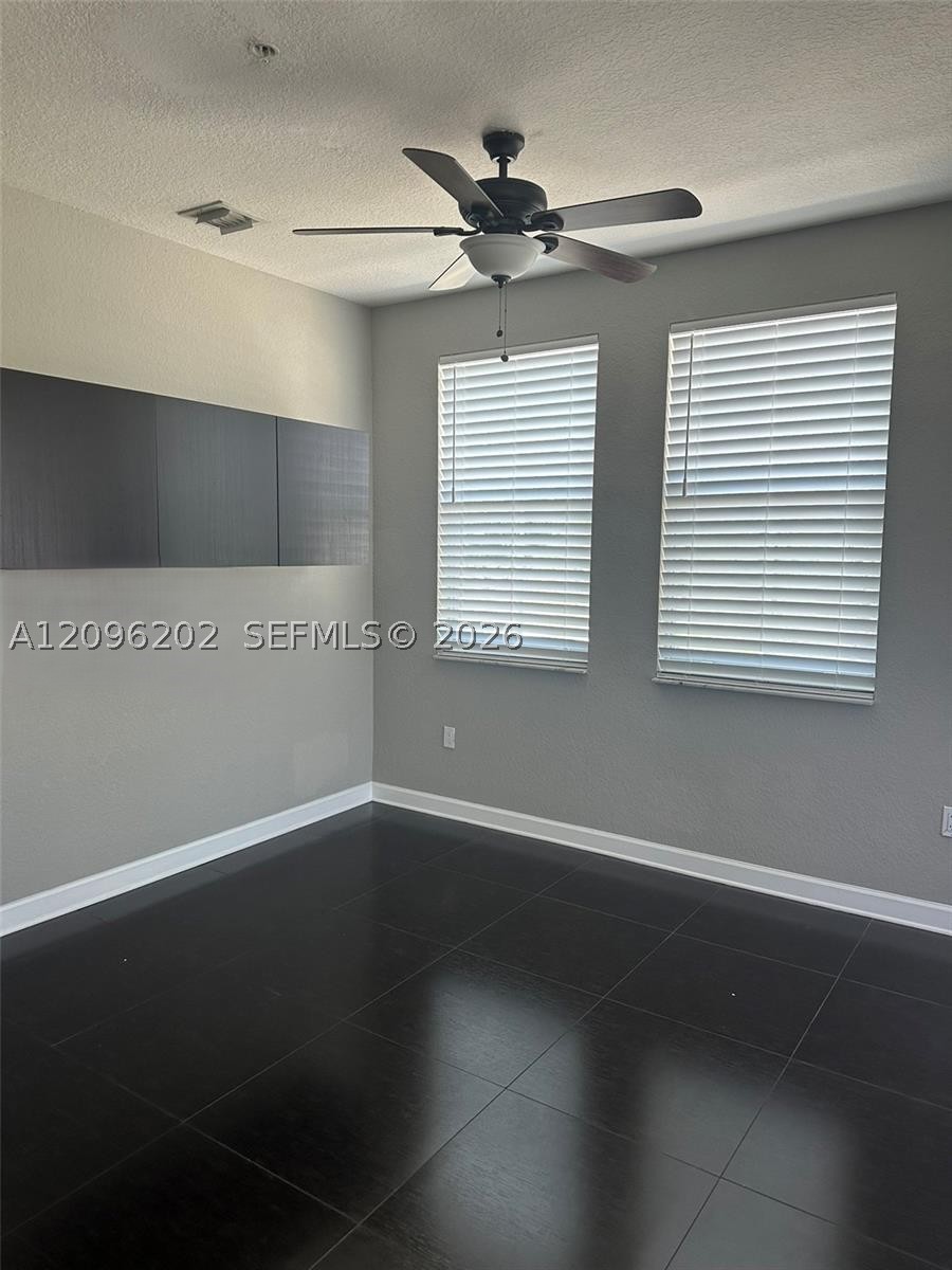 Miramar photo 5