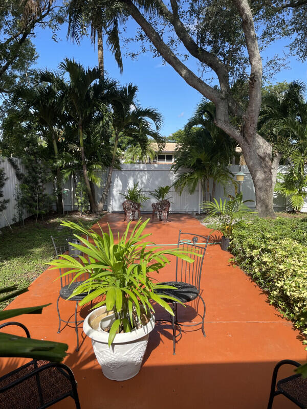 Pembroke Pines photo 2