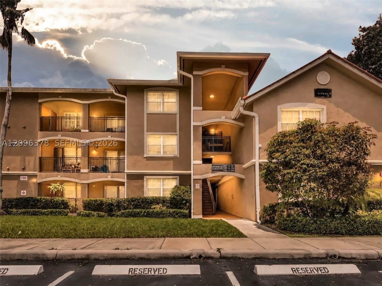 Pembroke Pines photo 2