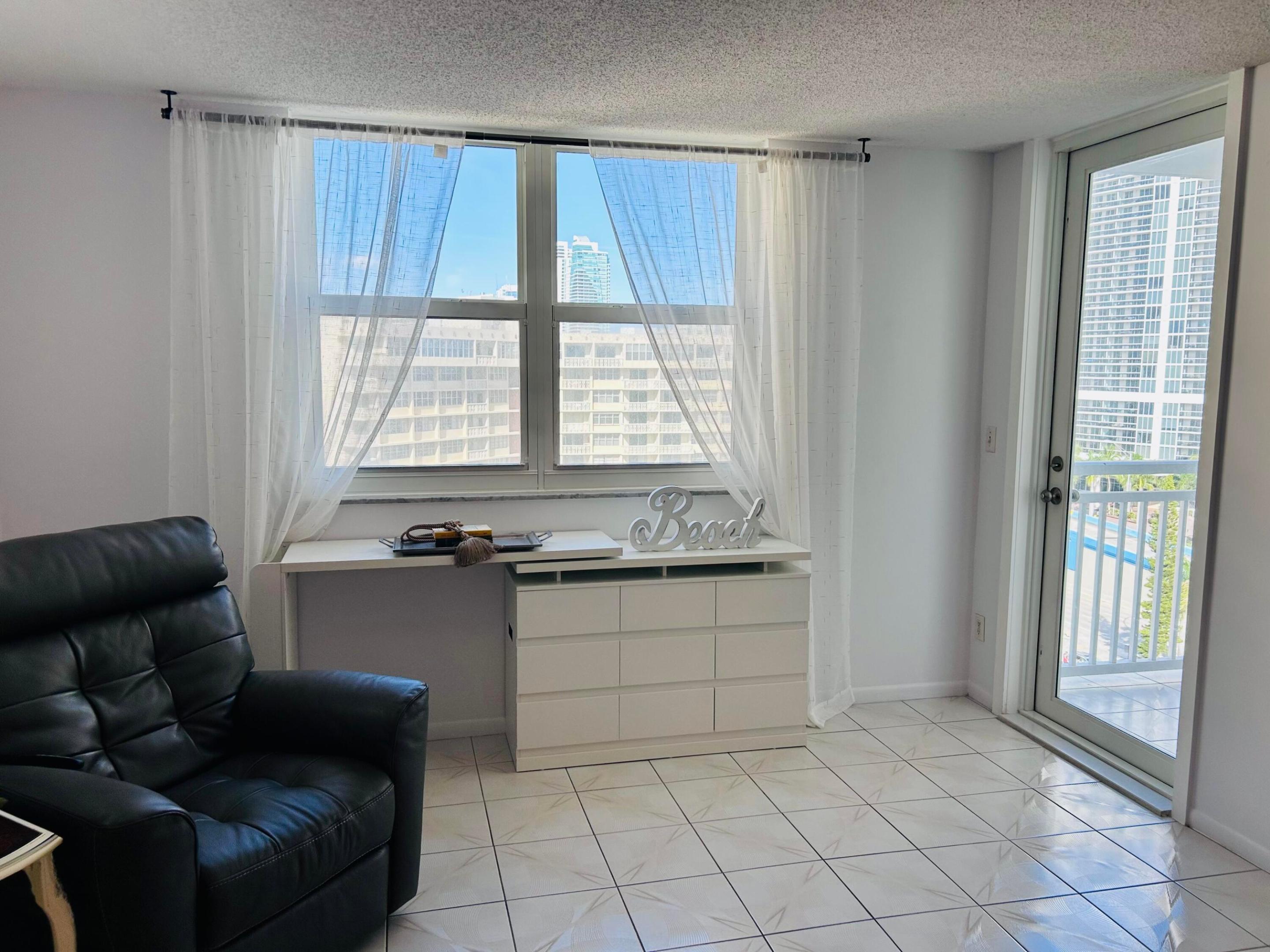 Hallandale Beach photo 4