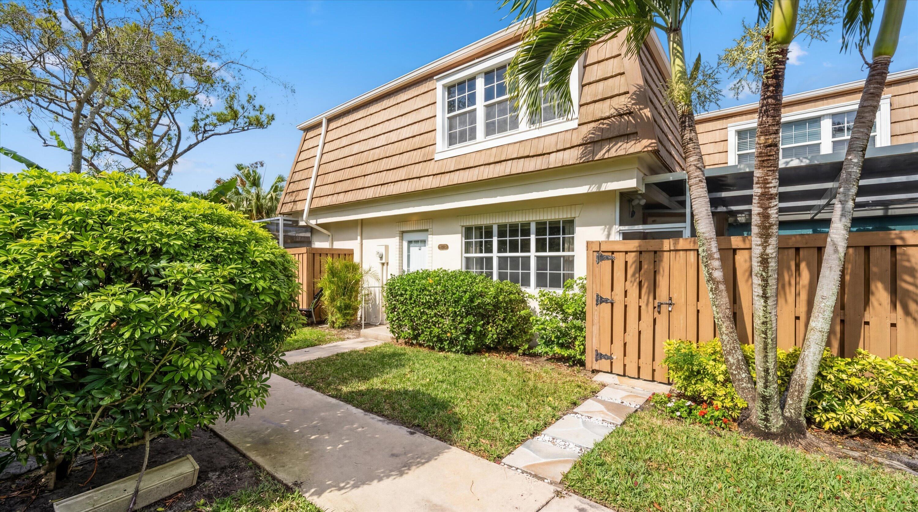 Palm Beach Gardens photo 2