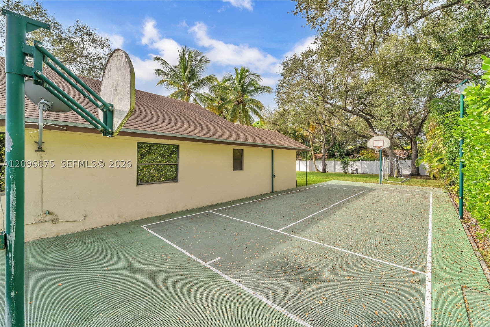 Pinecrest photo 5