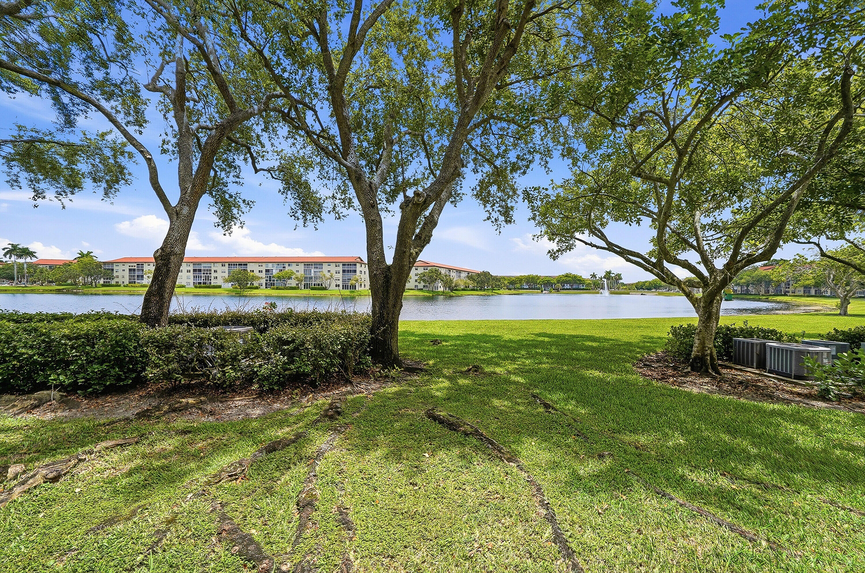 Pembroke Pines photo 2