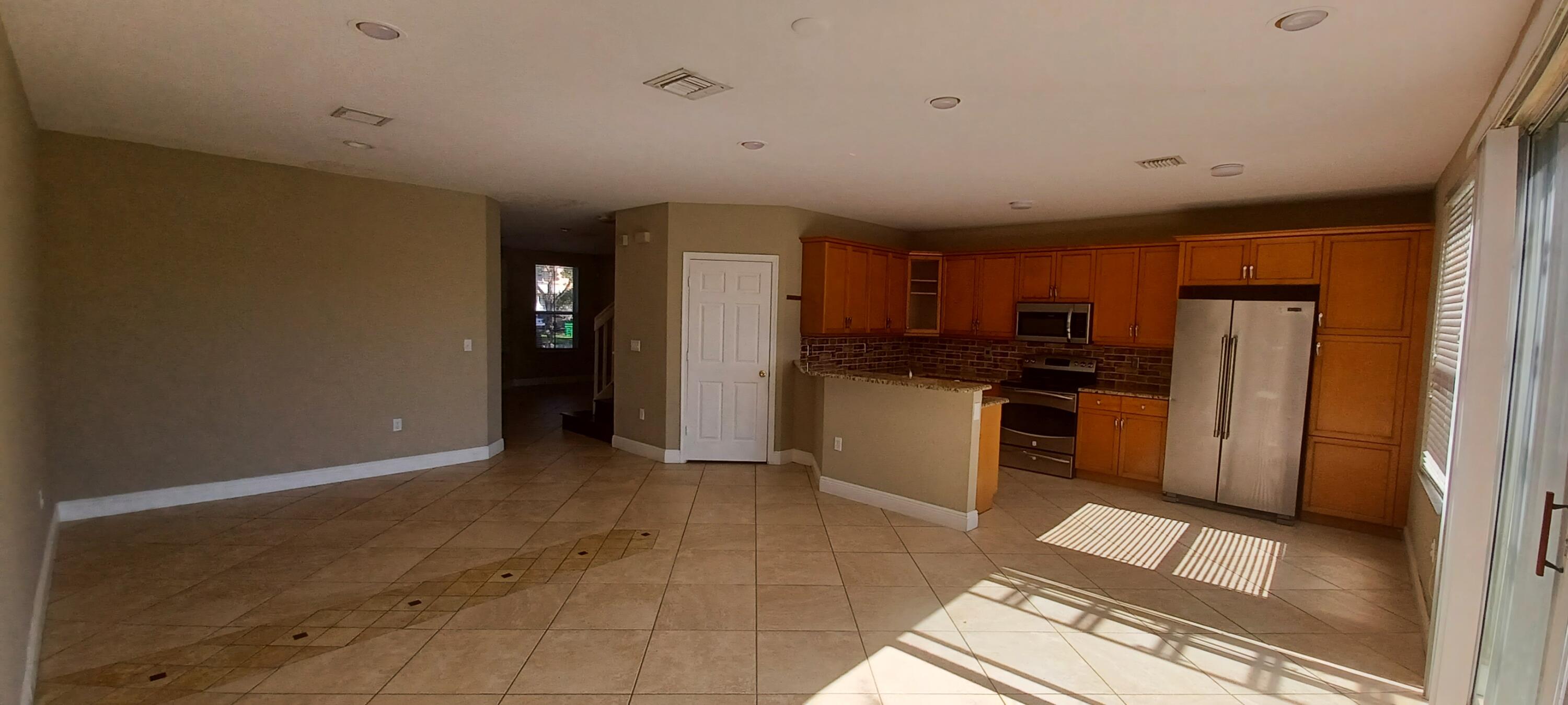 Miramar photo 5