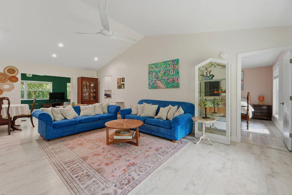 MLS listing photo 4