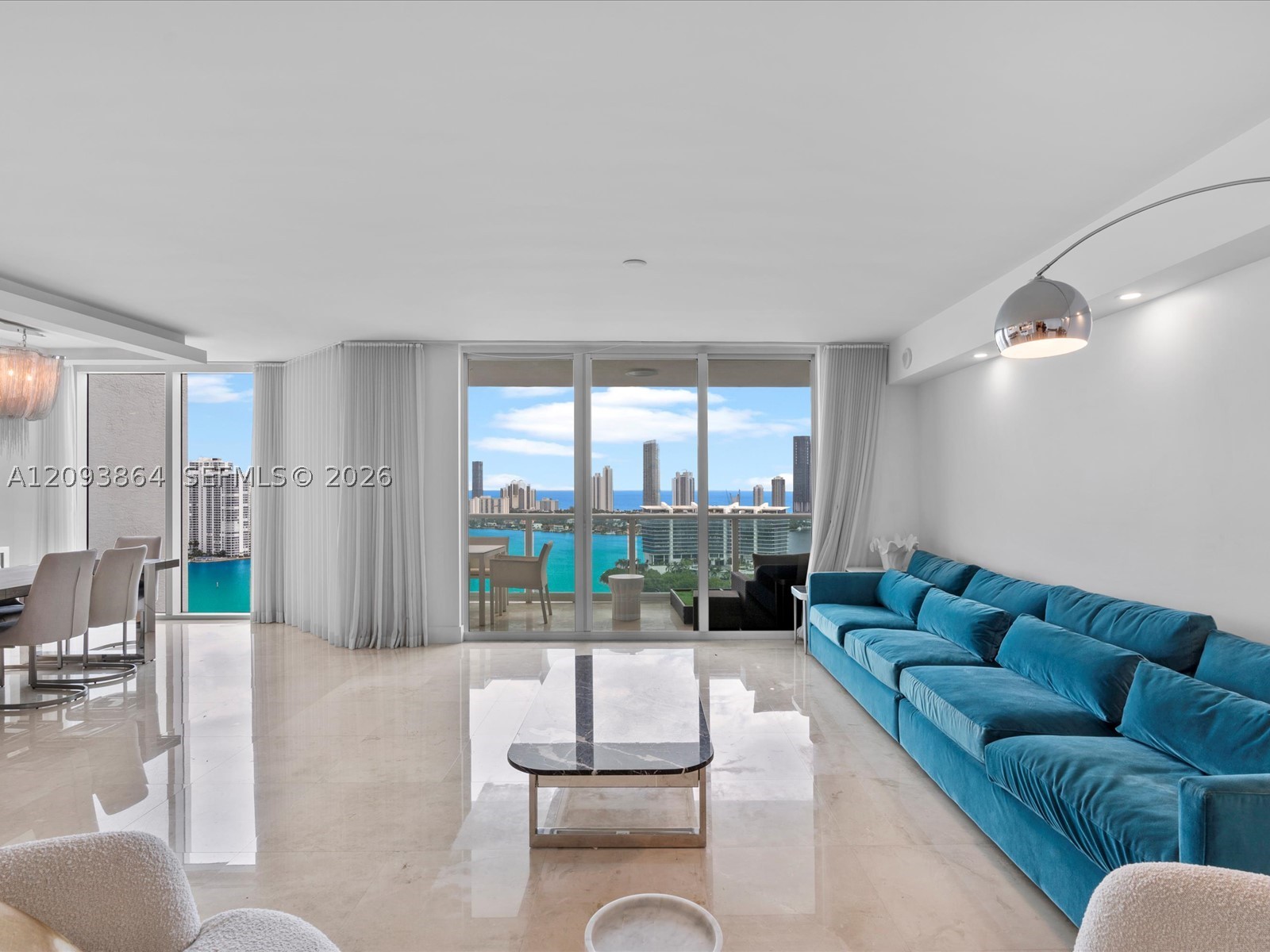 Aventura photo 2