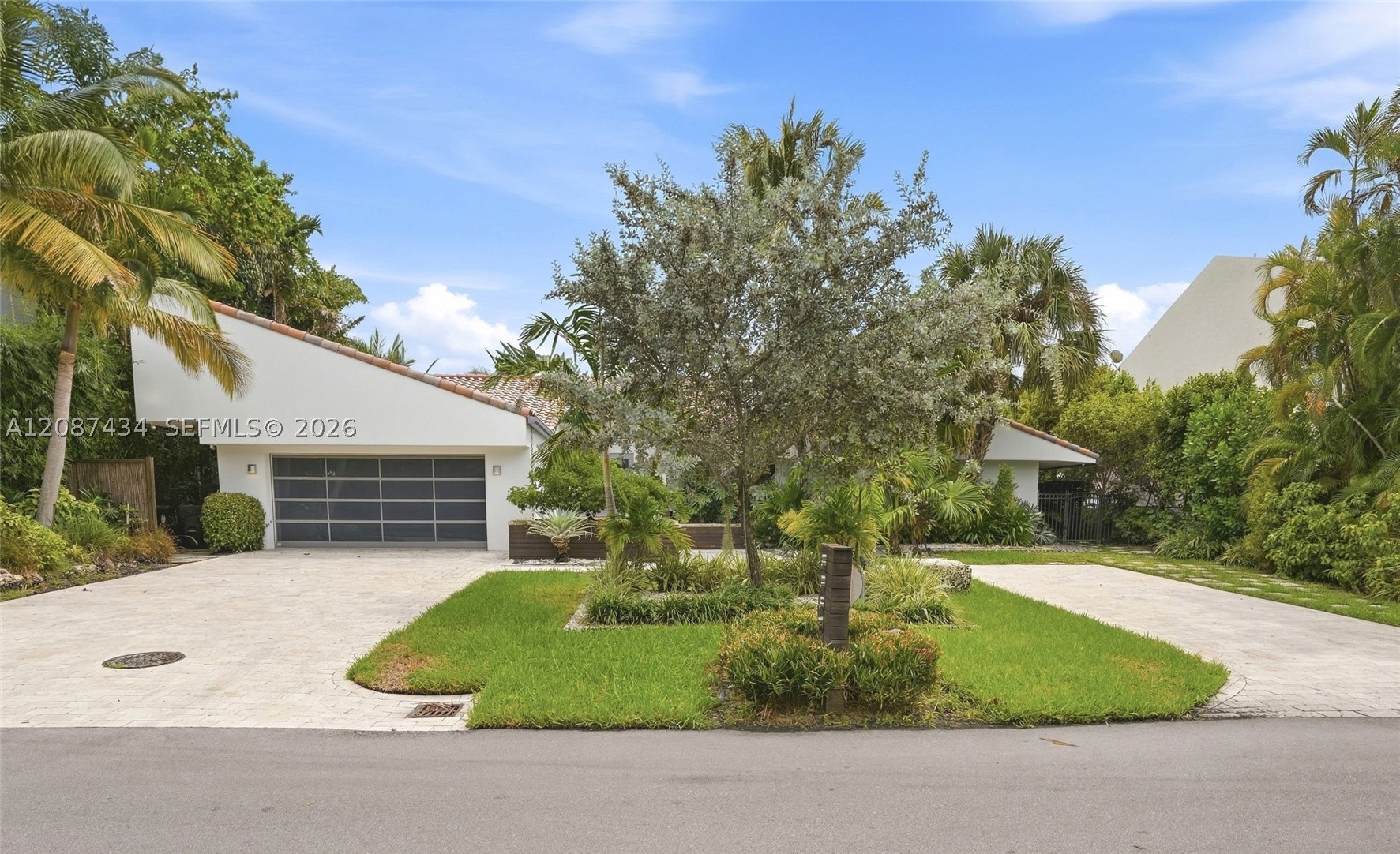 North Miami Beach photo 2