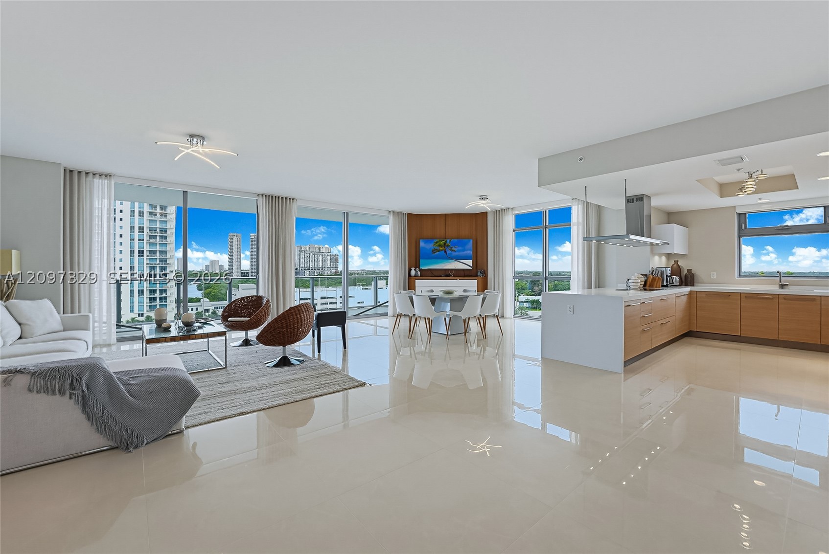North Miami Beach photo 2