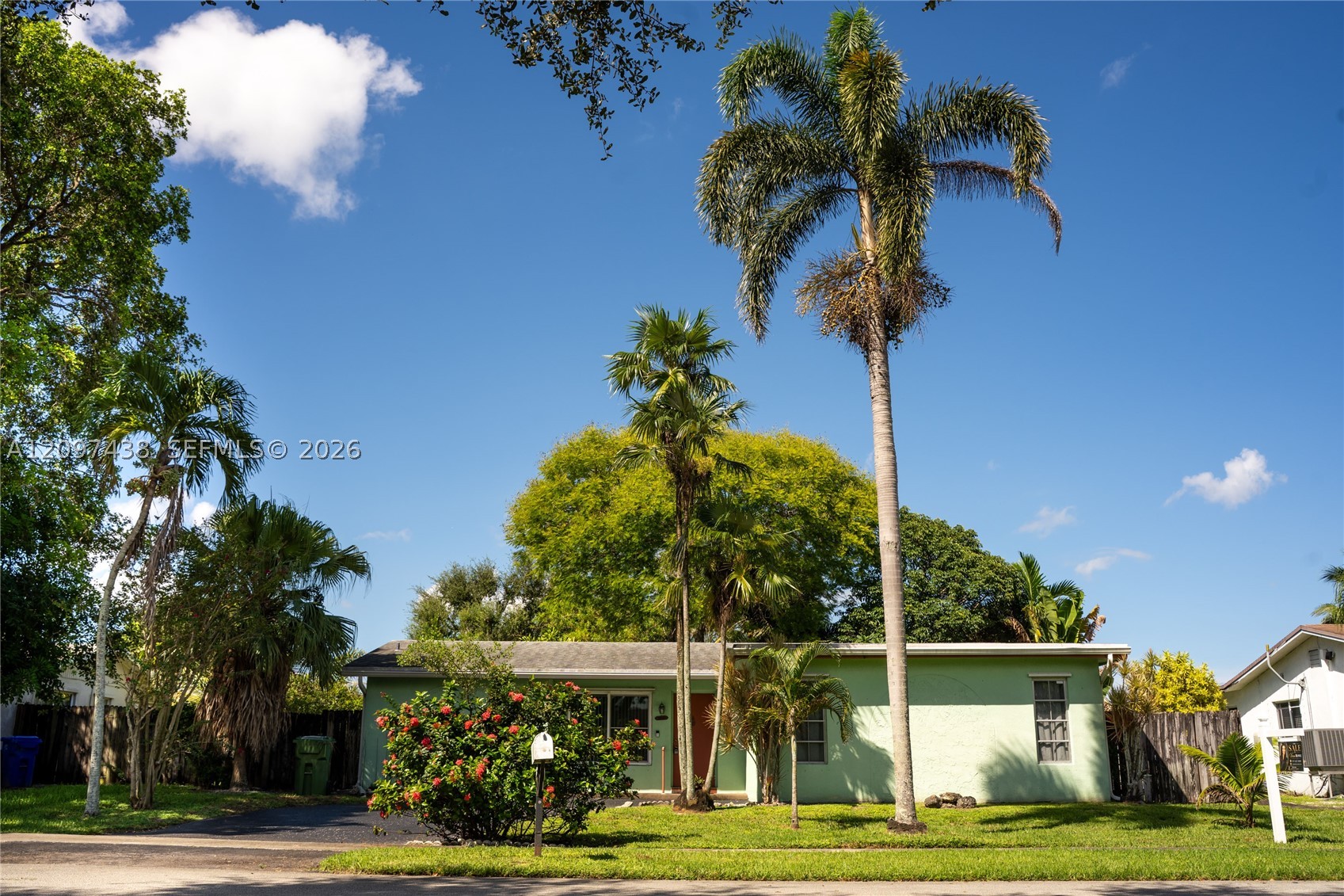 Pembroke Pines photo 2