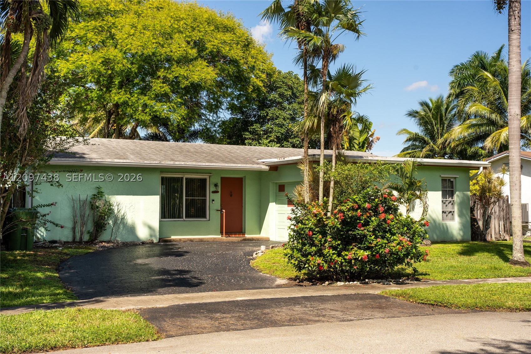 Pembroke Pines photo 3