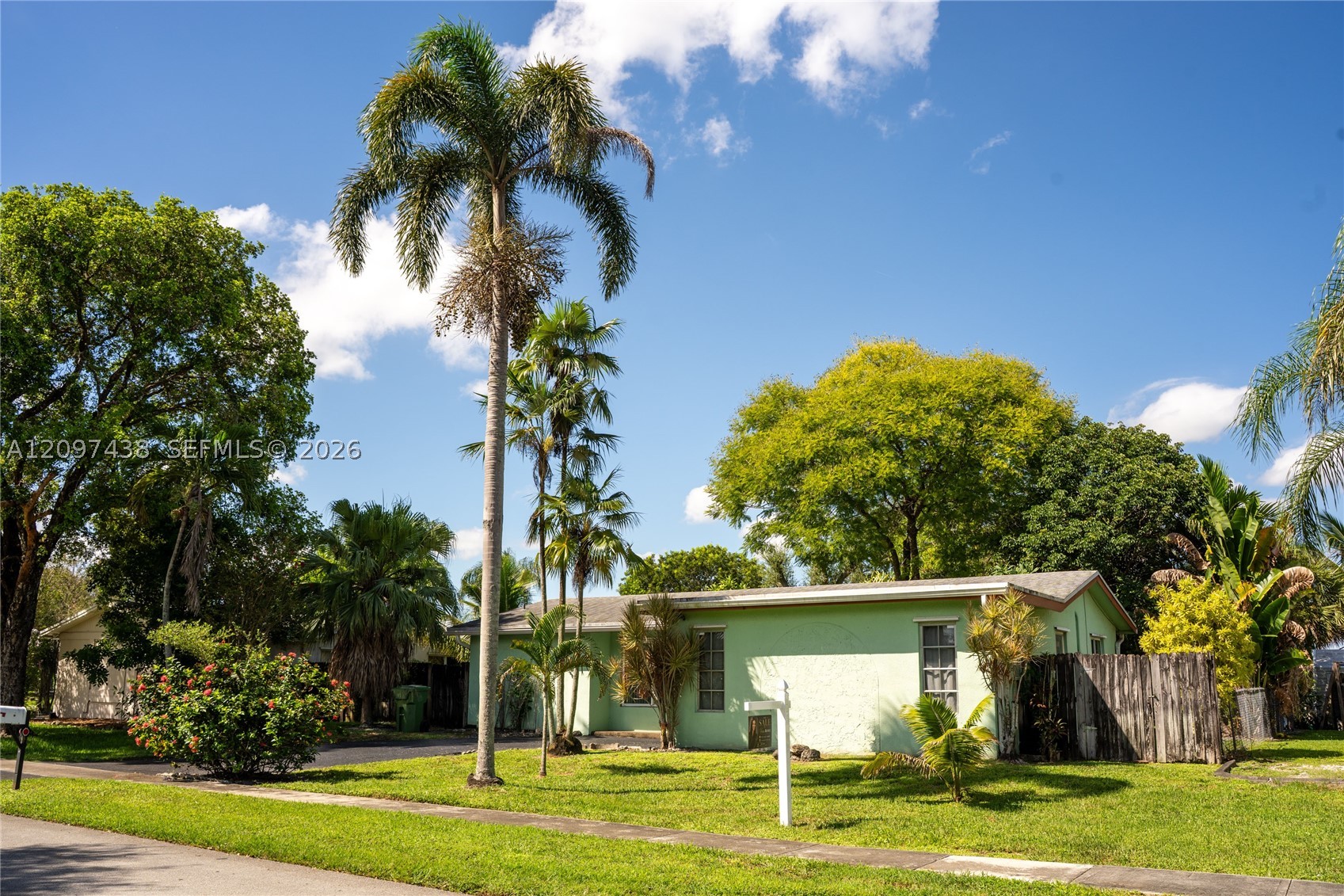 Pembroke Pines photo 4