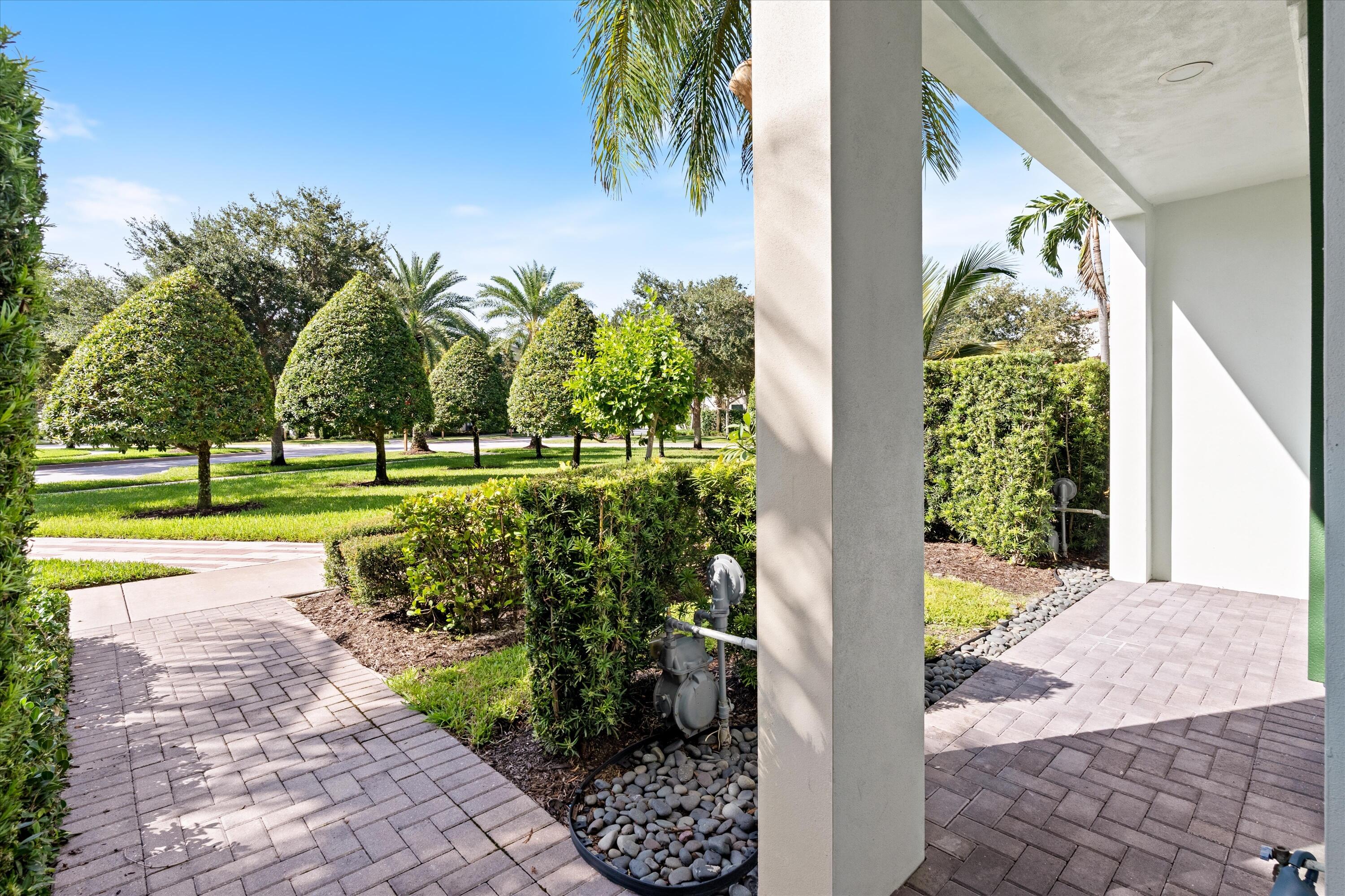Palm Beach Gardens photo 2