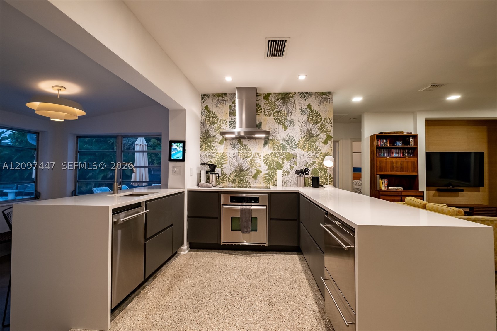 Wilton Manors photo 2