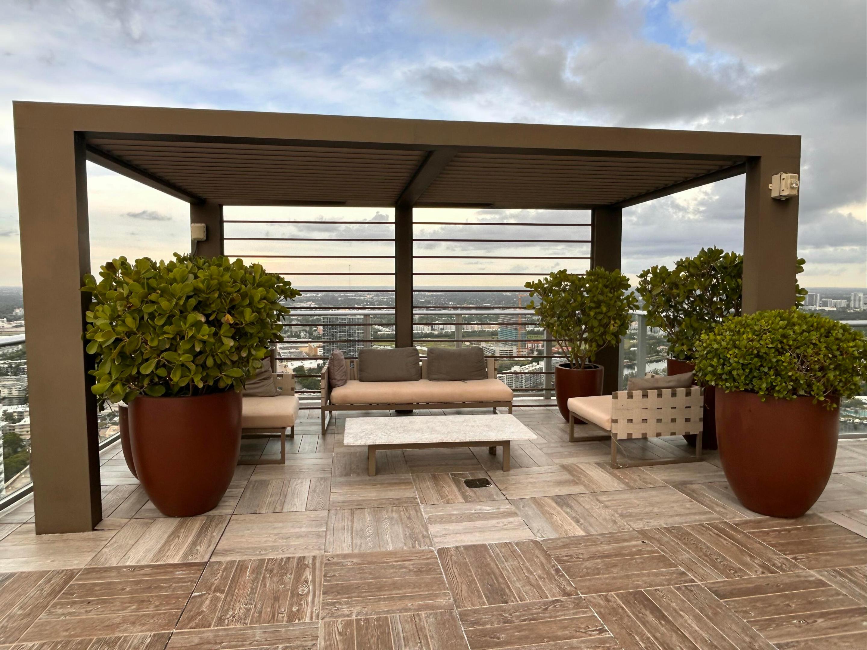 Hollywood photo 5