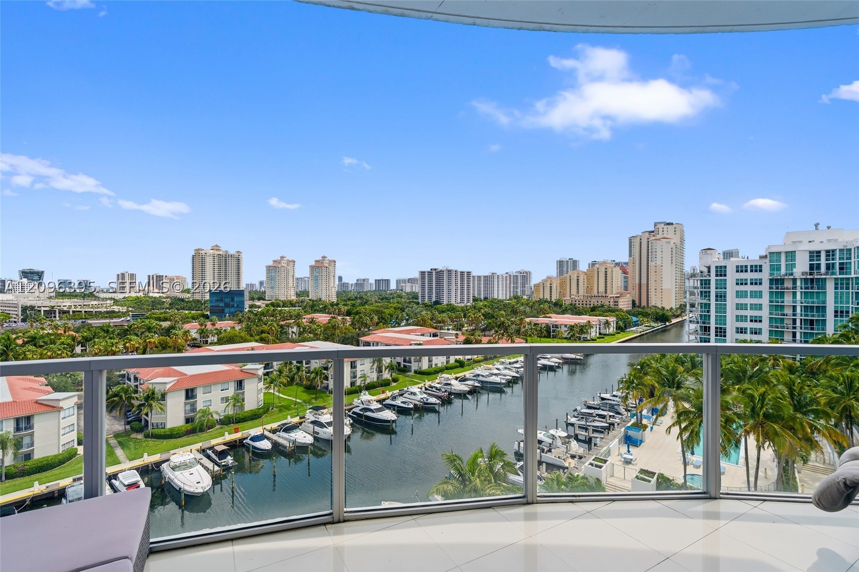 Aventura photo 2