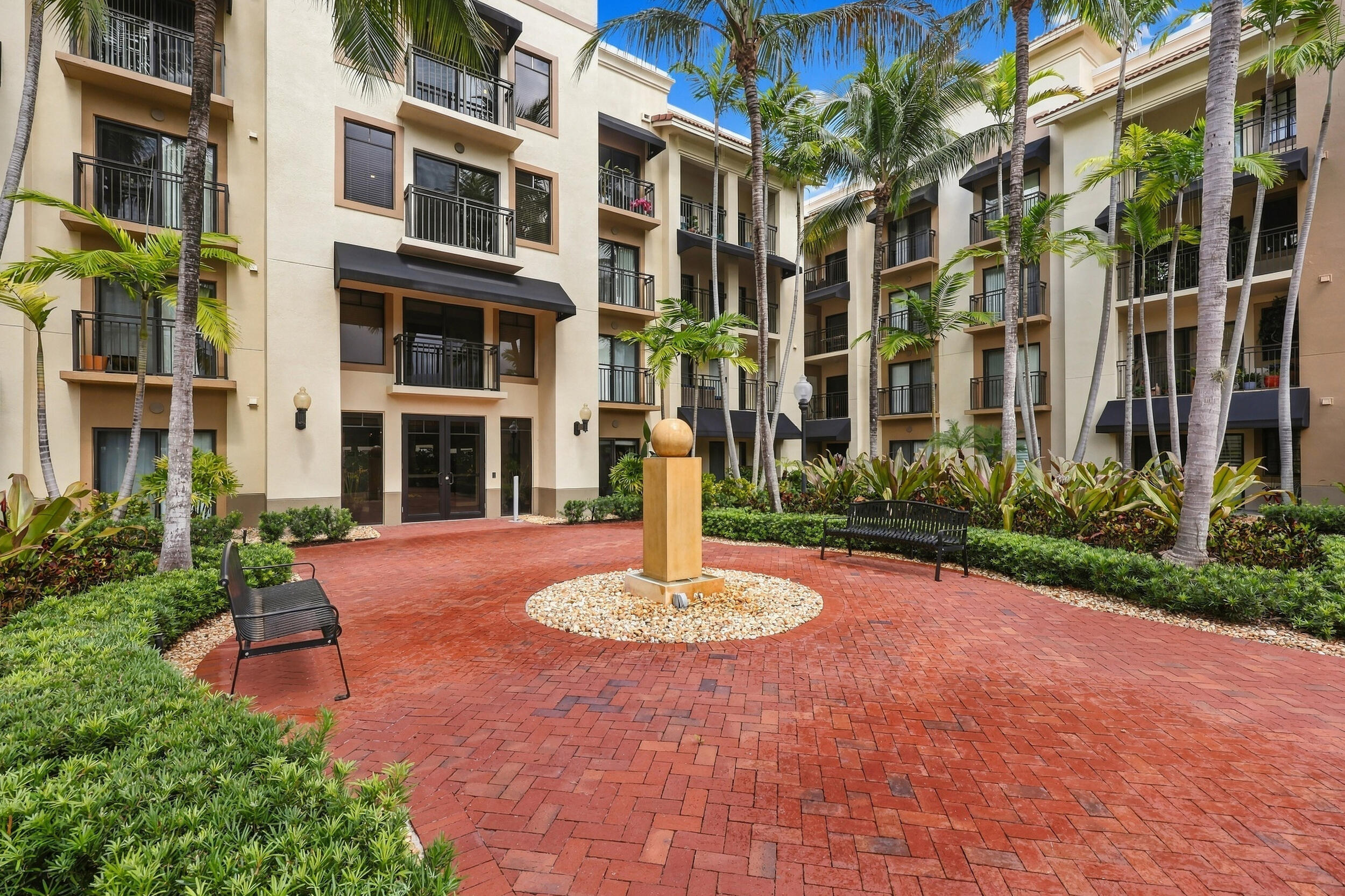 Palm Beach Gardens photo 1