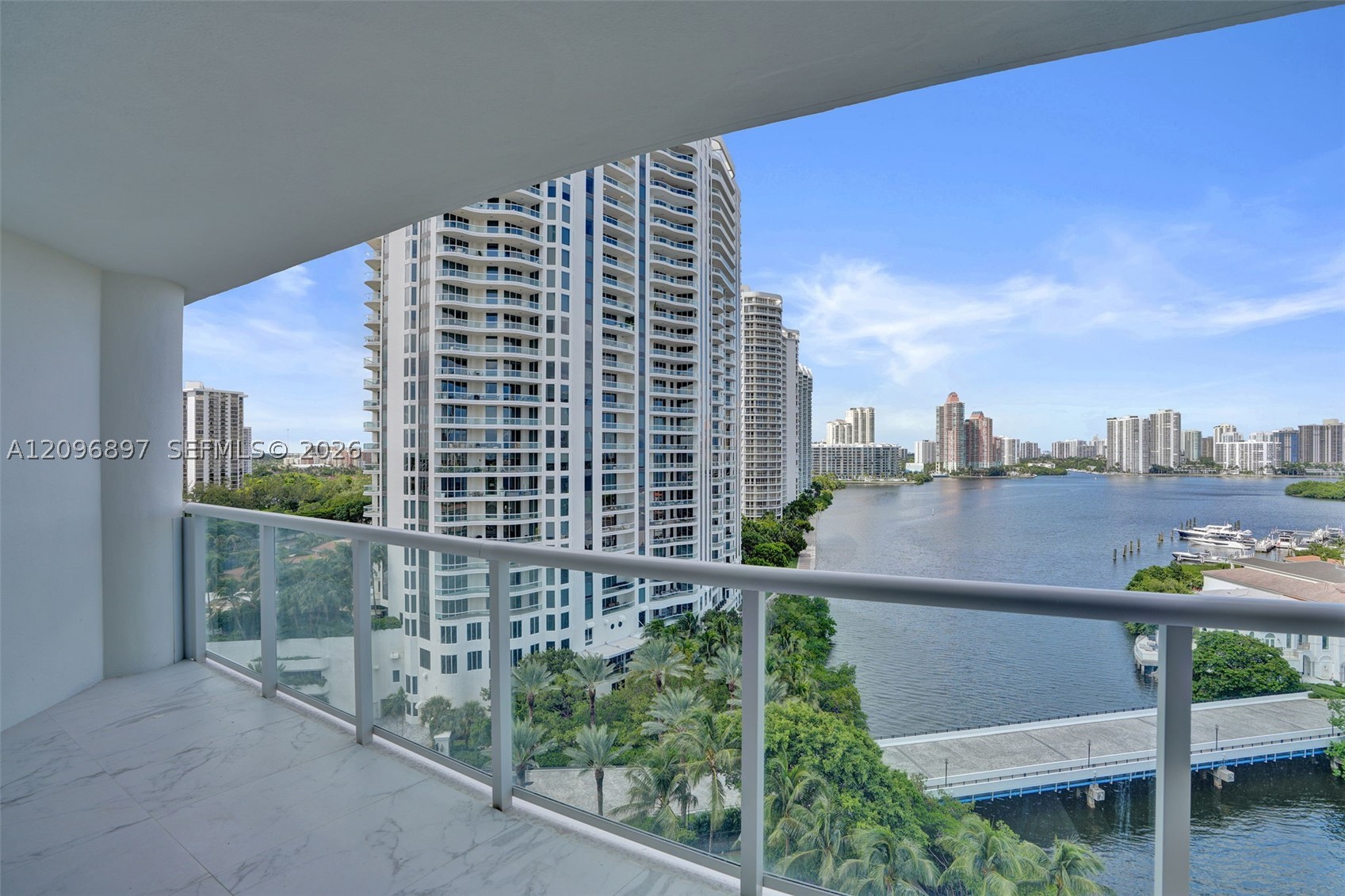 Aventura photo 3