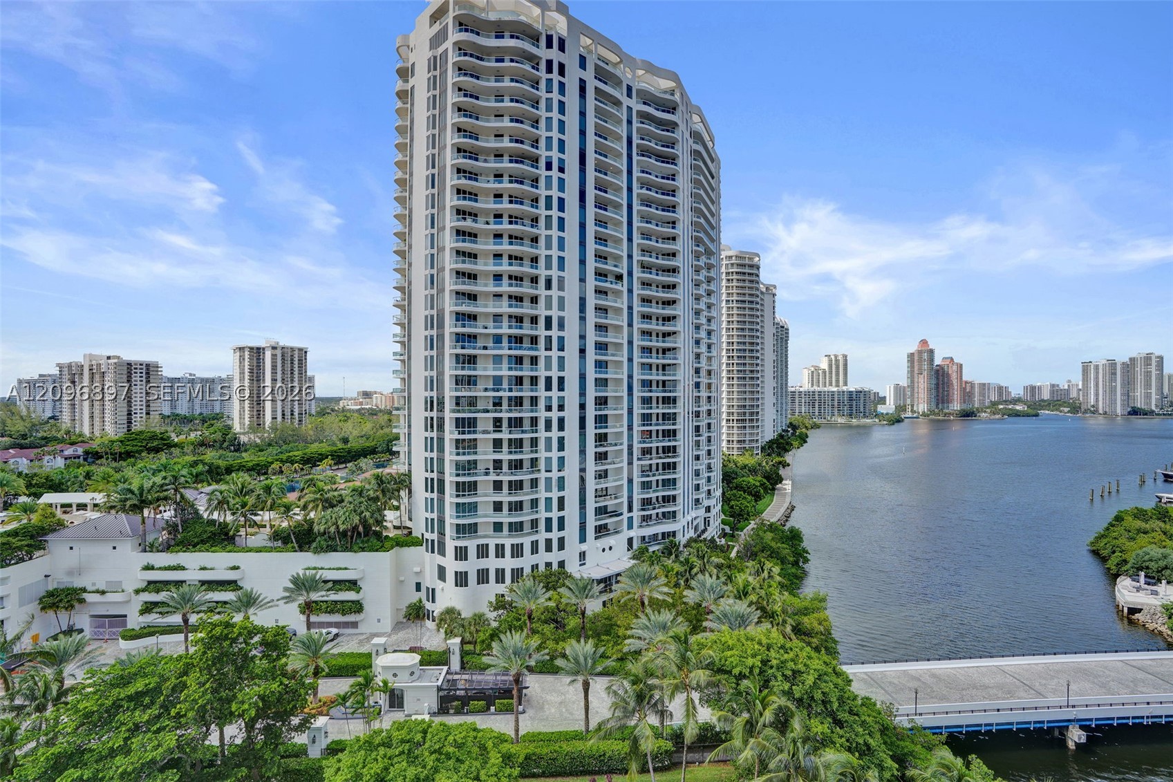 Aventura photo 4