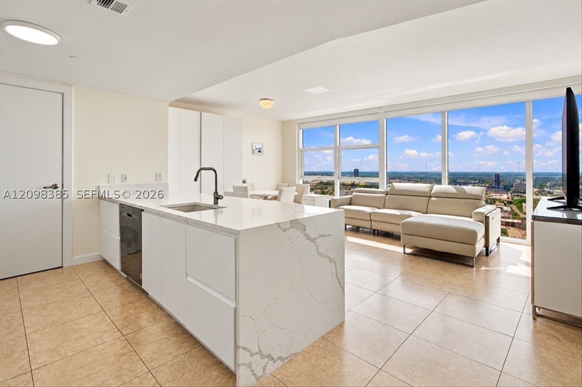 Hallandale Beach photo 4