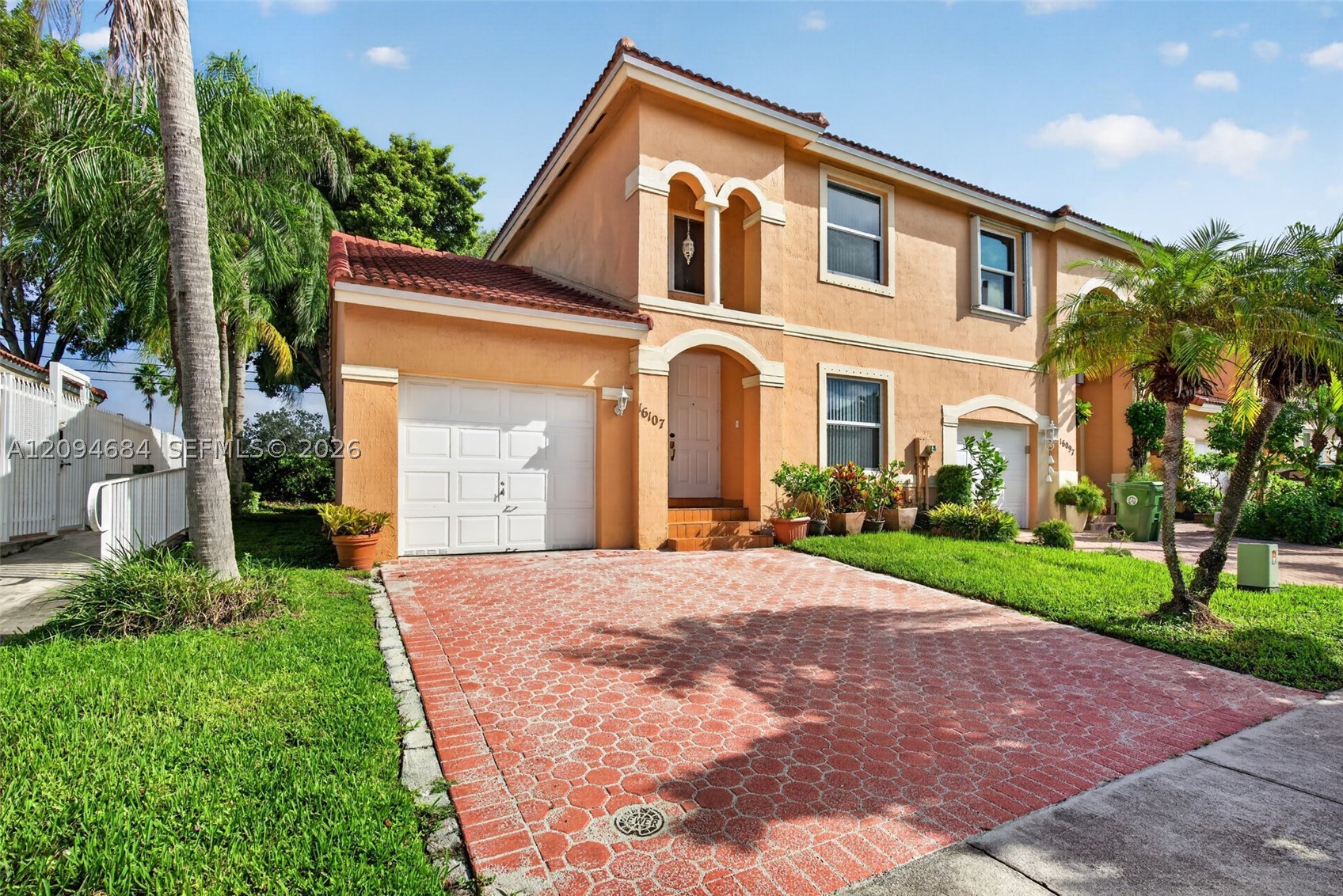Pembroke Pines photo 2