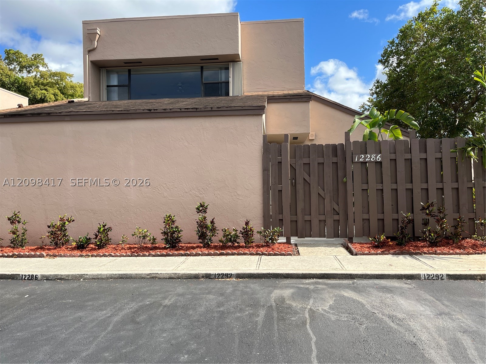 Pembroke Pines photo 2