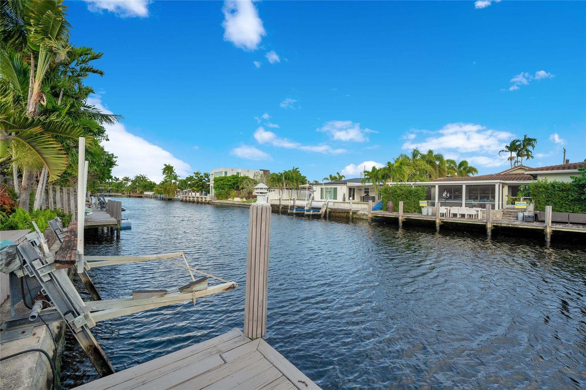 Wilton Manors photo 2
