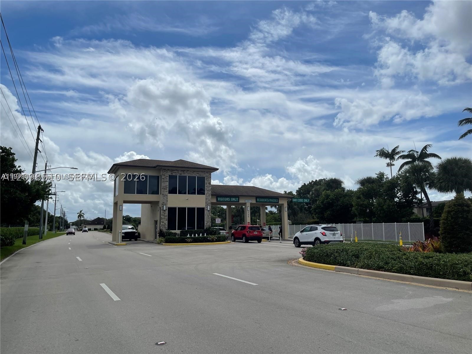 Pembroke Pines photo 3