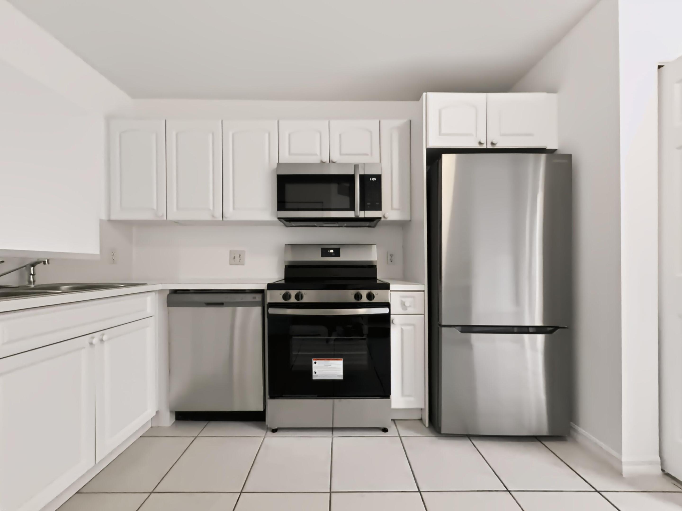 Pembroke Pines photo 4