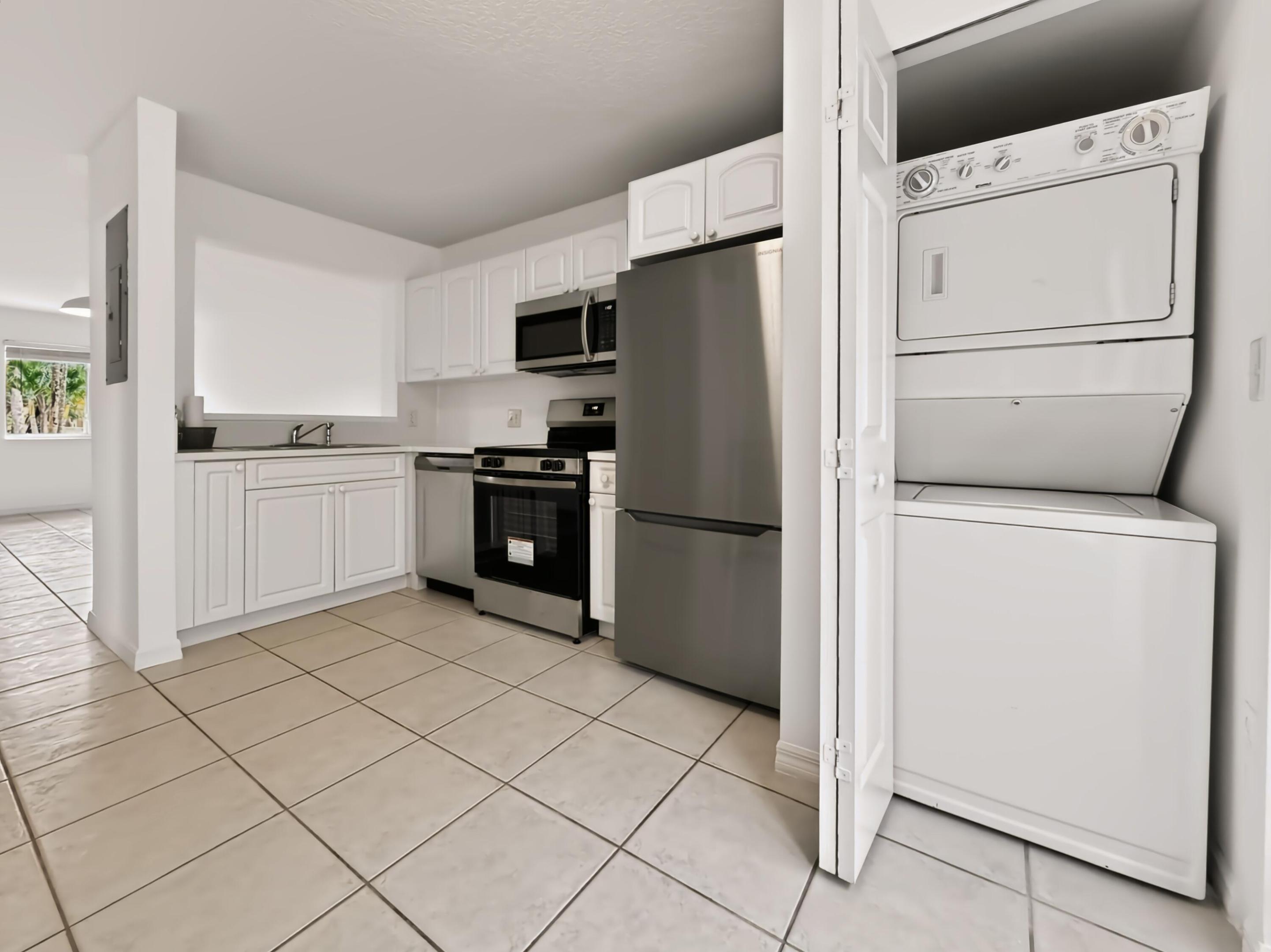 Pembroke Pines photo 2