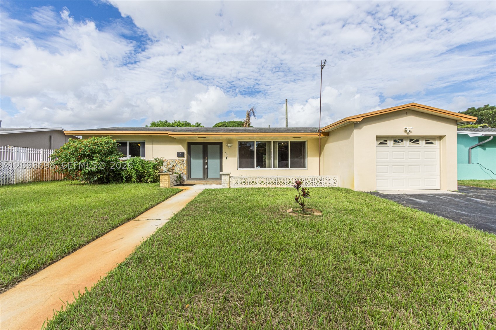 Pembroke Pines photo 4