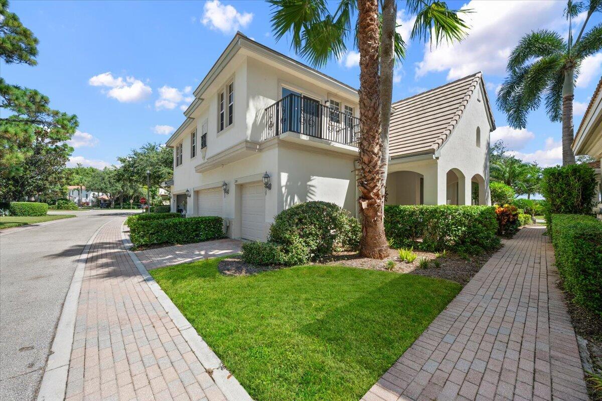 Palm Beach Gardens photo 2