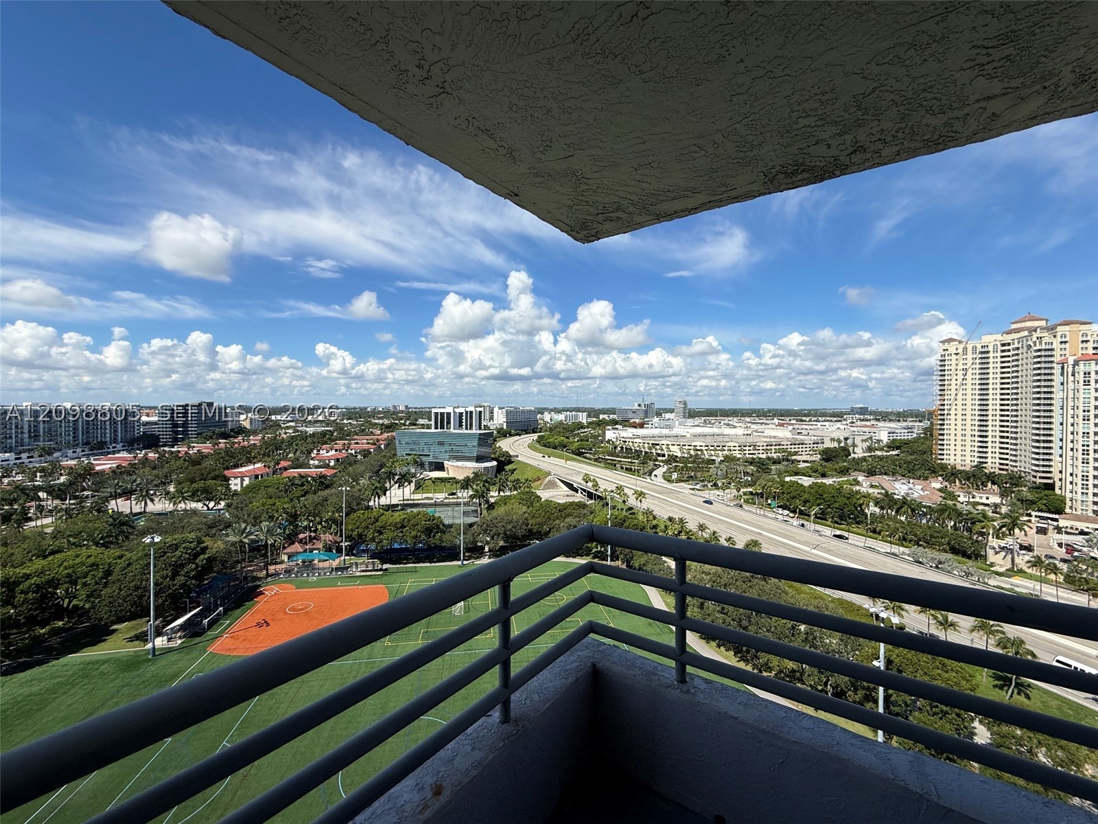Aventura photo 2