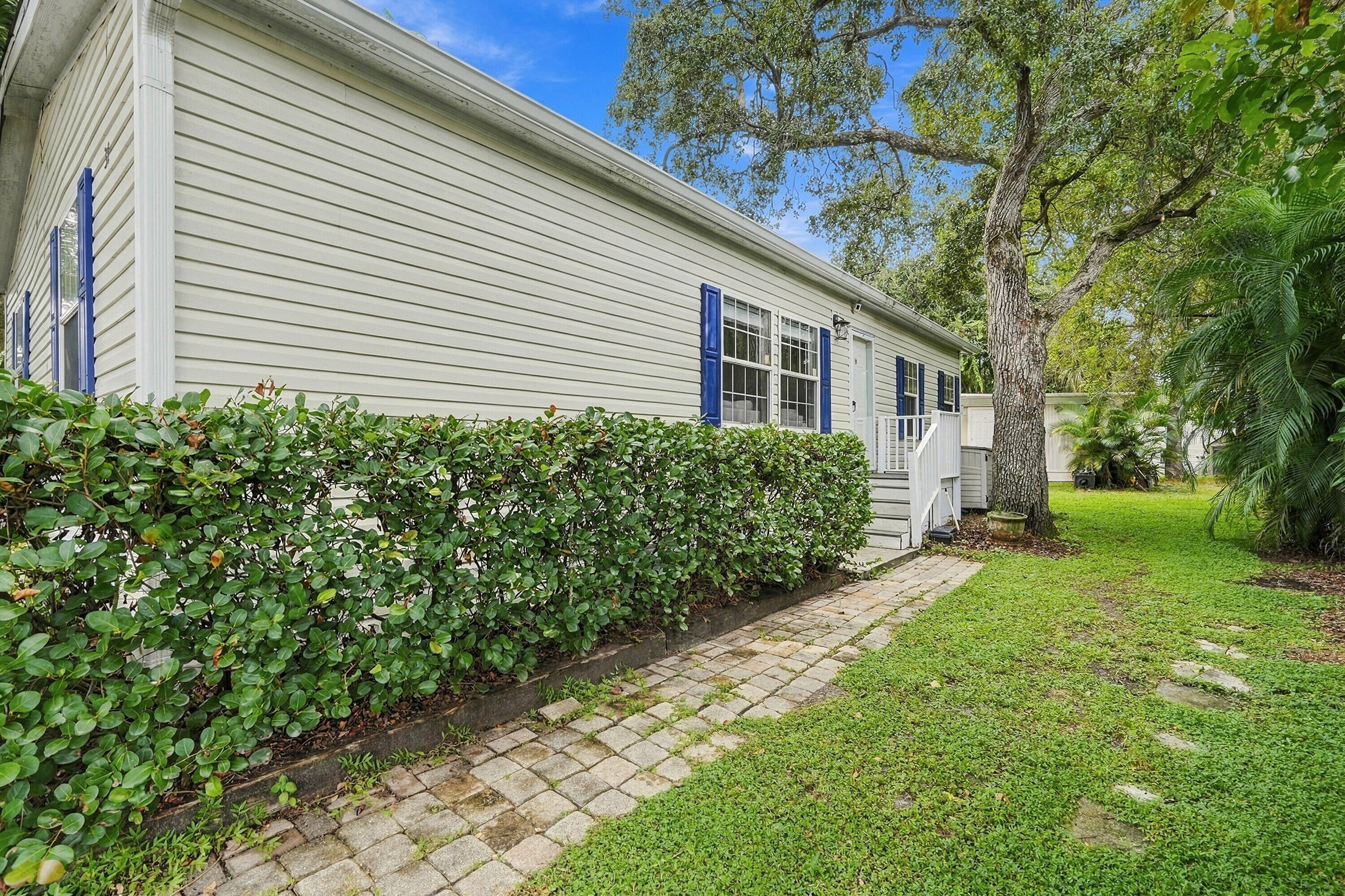 Palm Beach Gardens photo 3