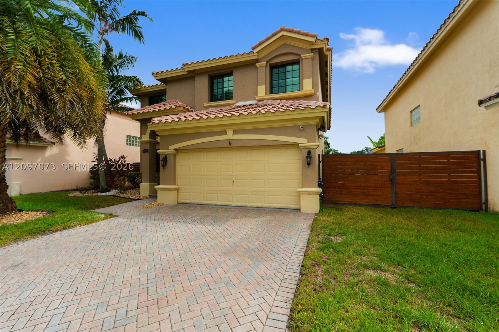 Pembroke Pines photo 2