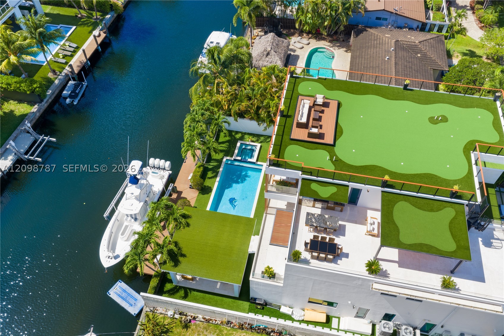 North Miami photo 4