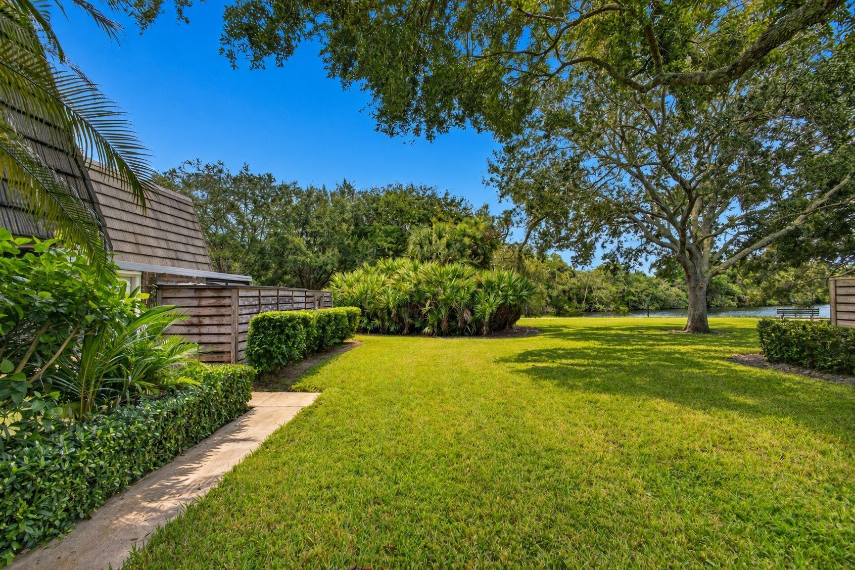 Palm Beach Gardens photo 3