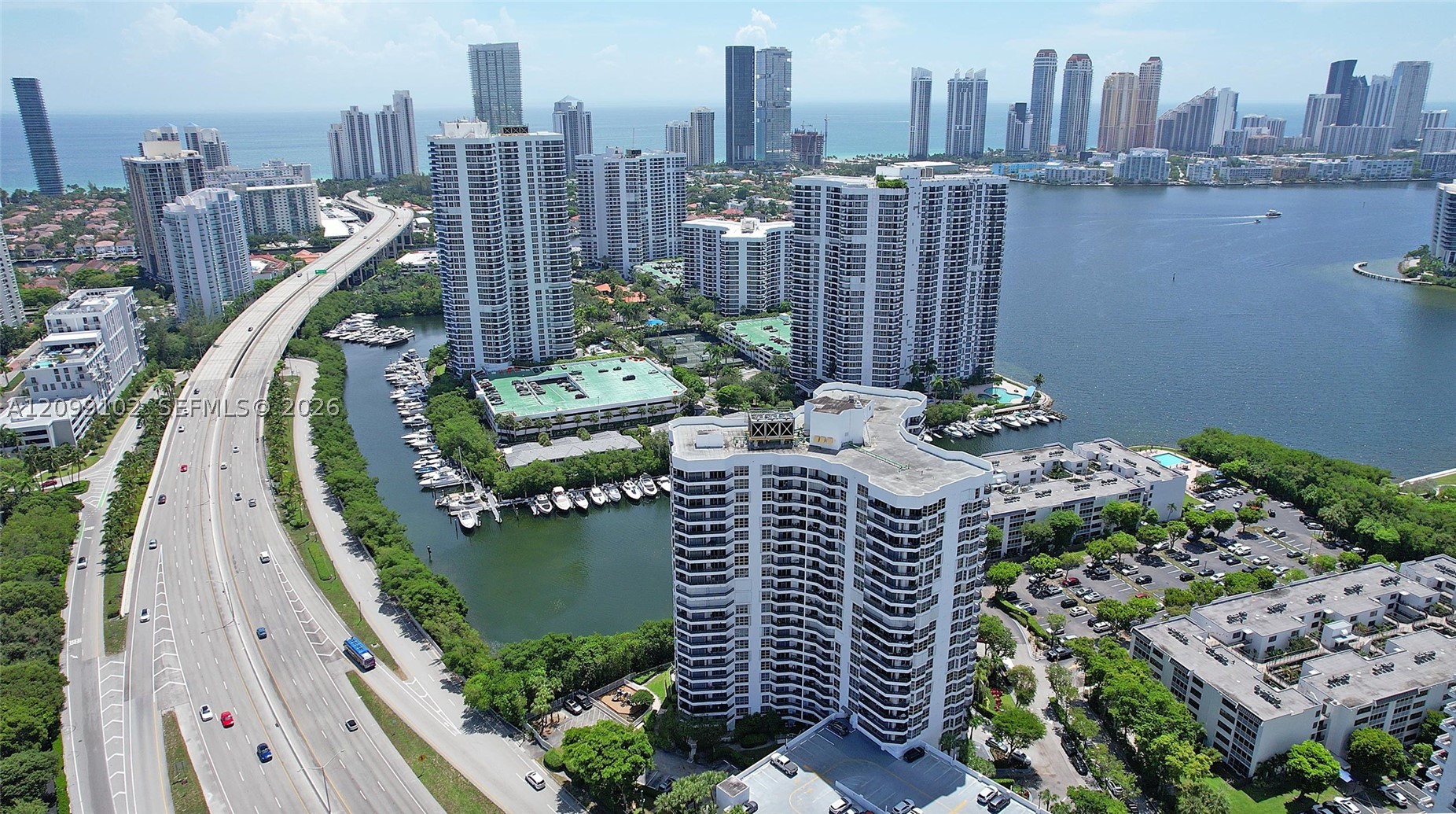 Aventura photo 2