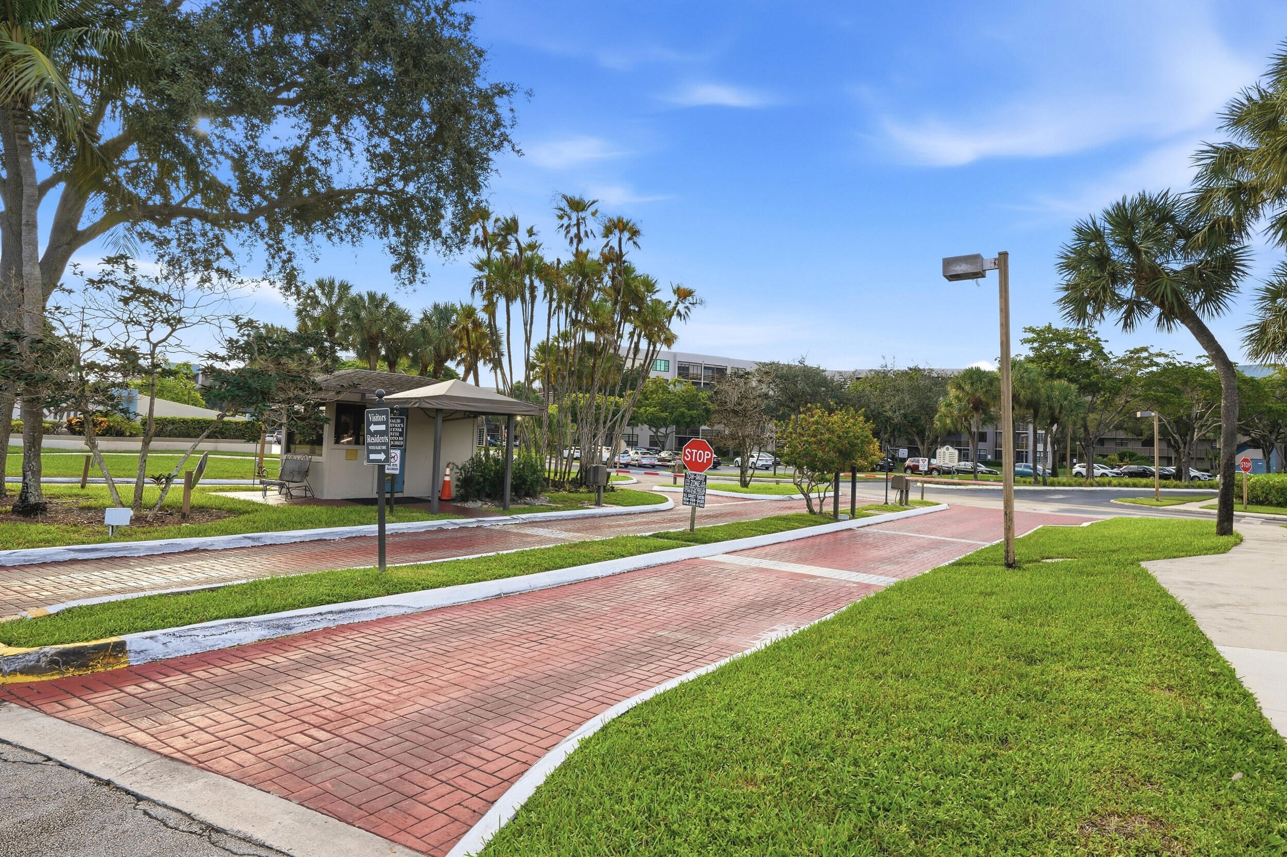 Pembroke Pines photo 3