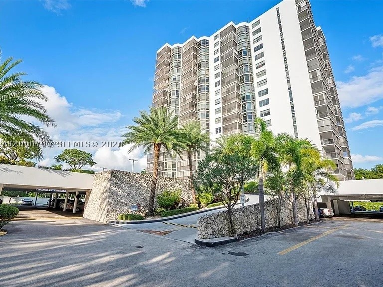 Aventura photo 2