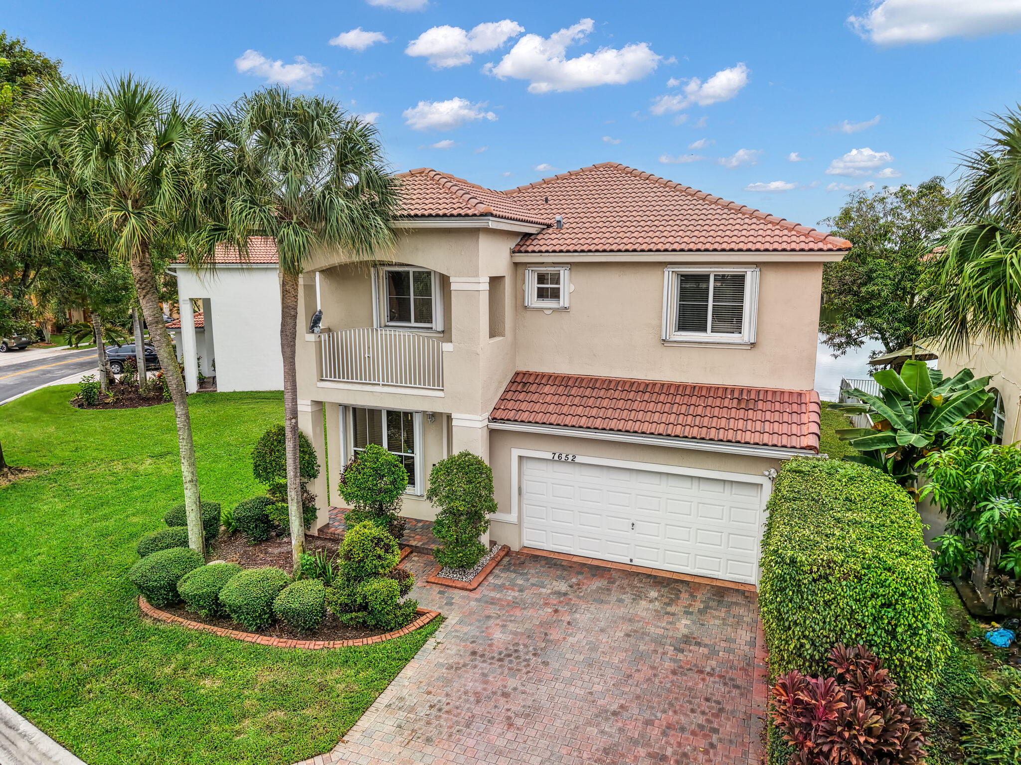 Pembroke Pines photo 2