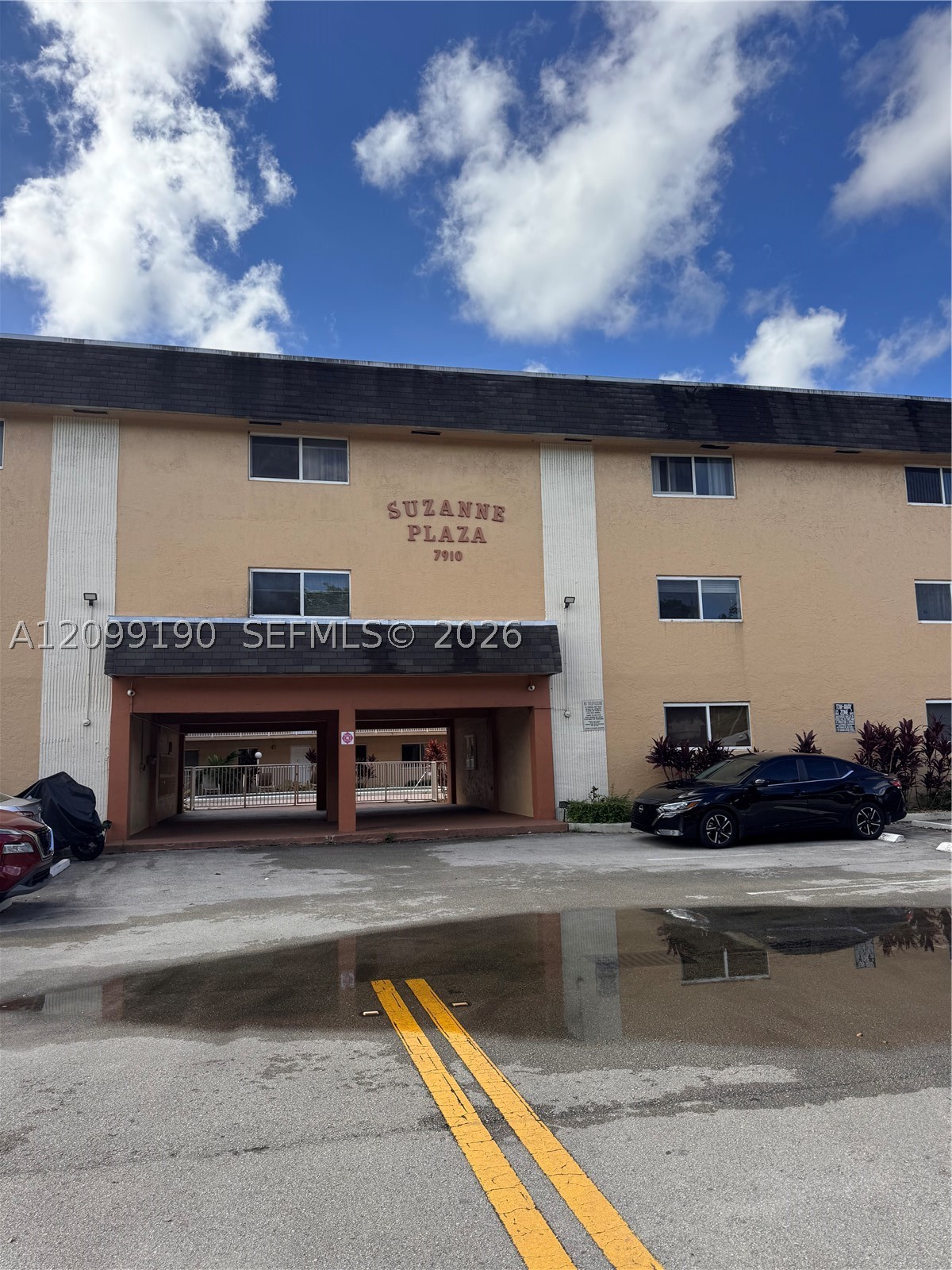 Pembroke Pines photo 1