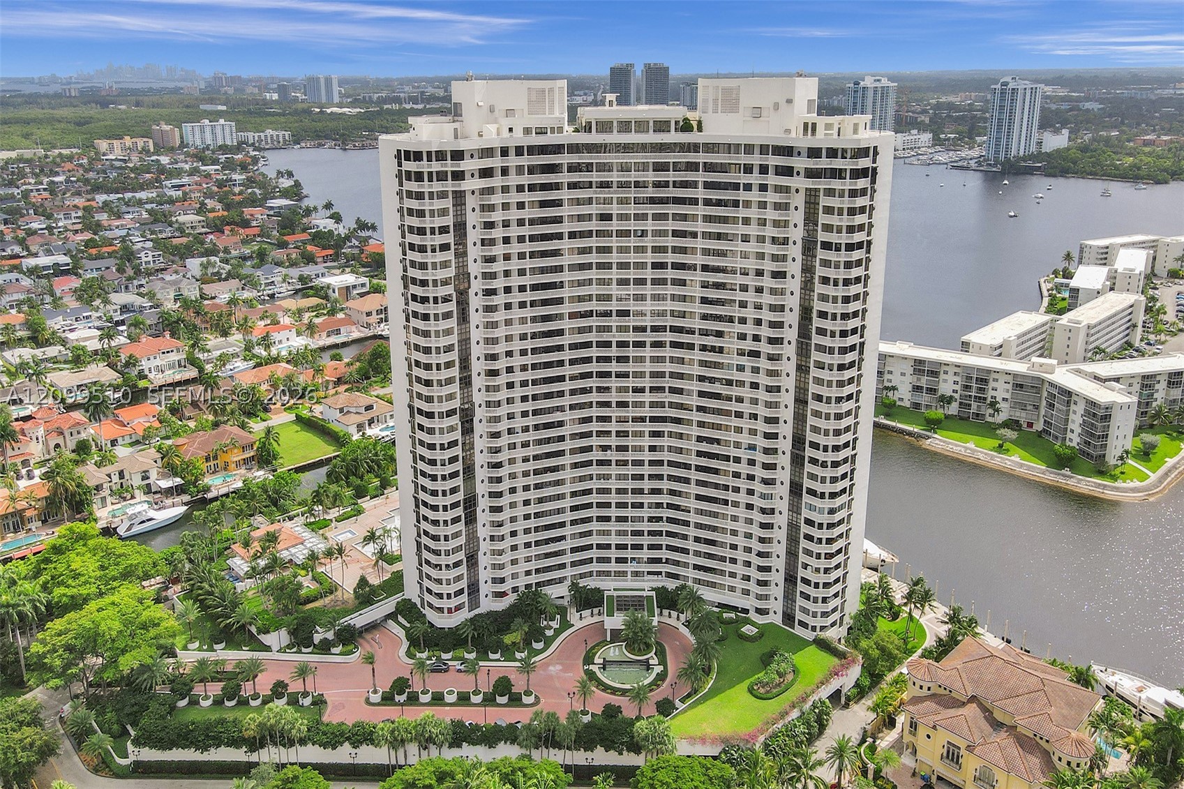 Aventura photo 2
