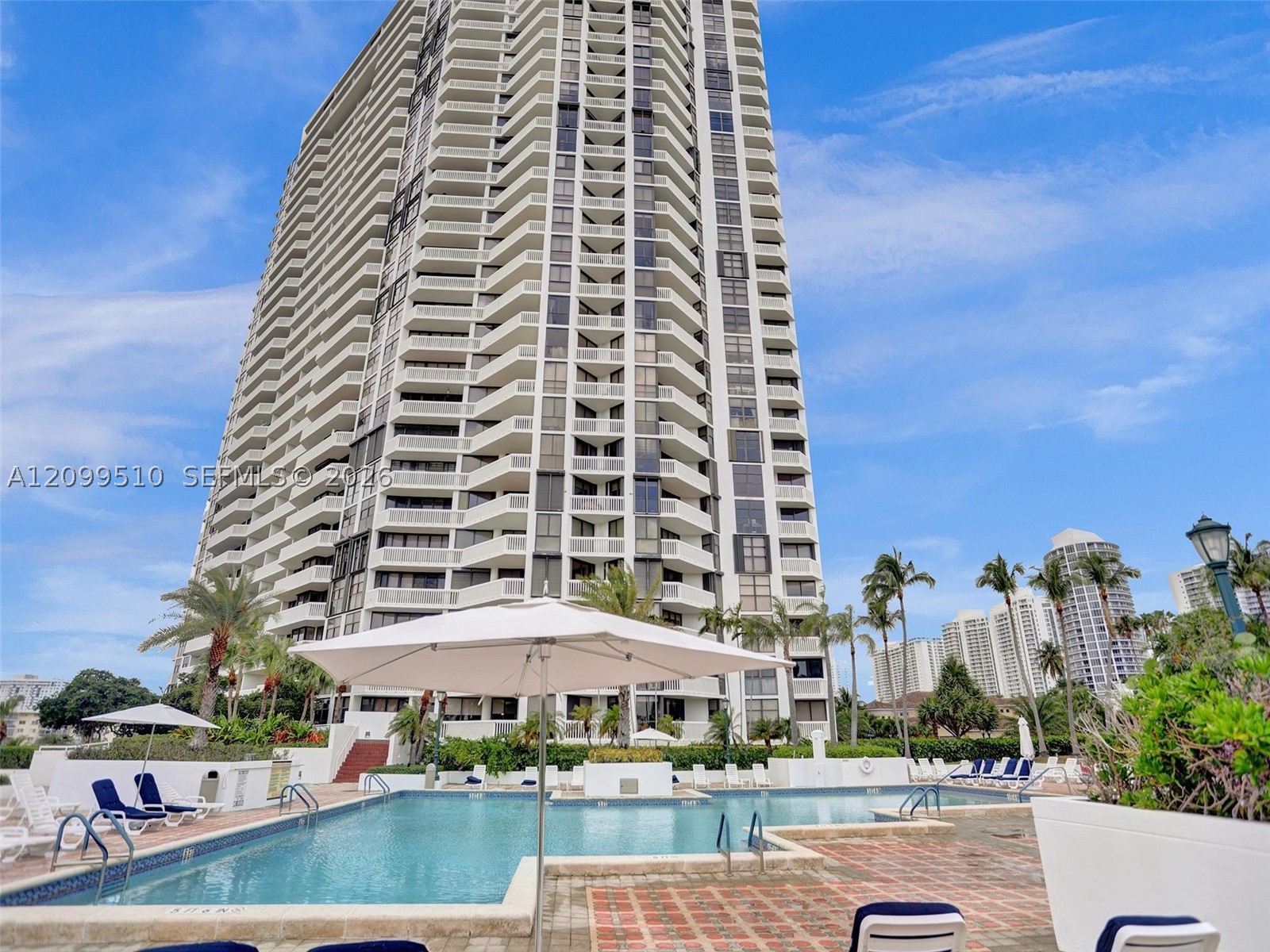 Aventura photo 5