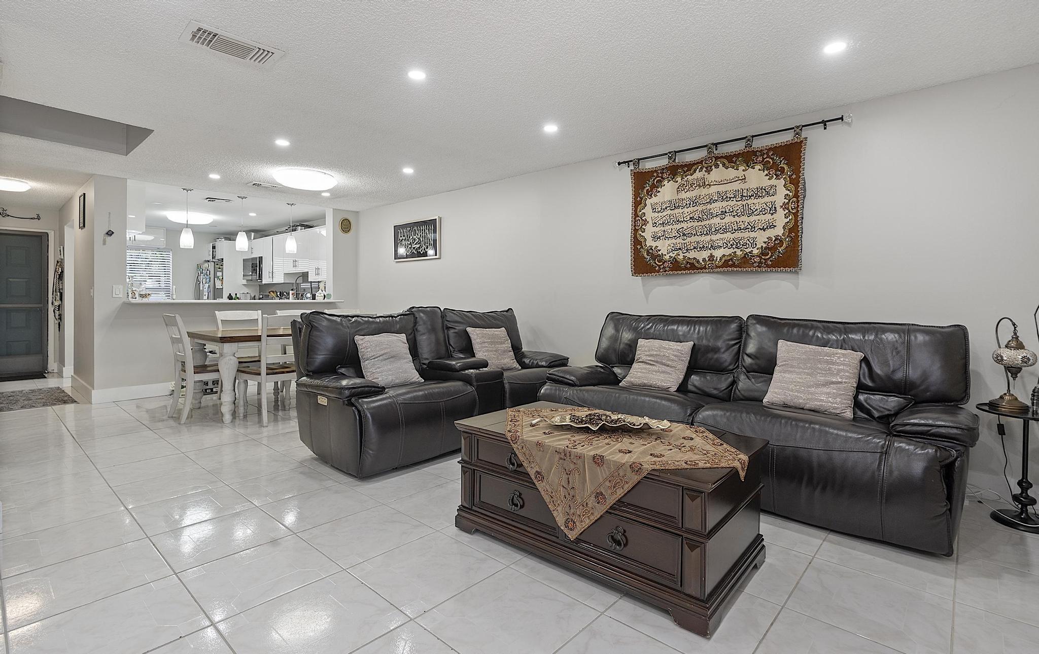 Pembroke Pines photo 5