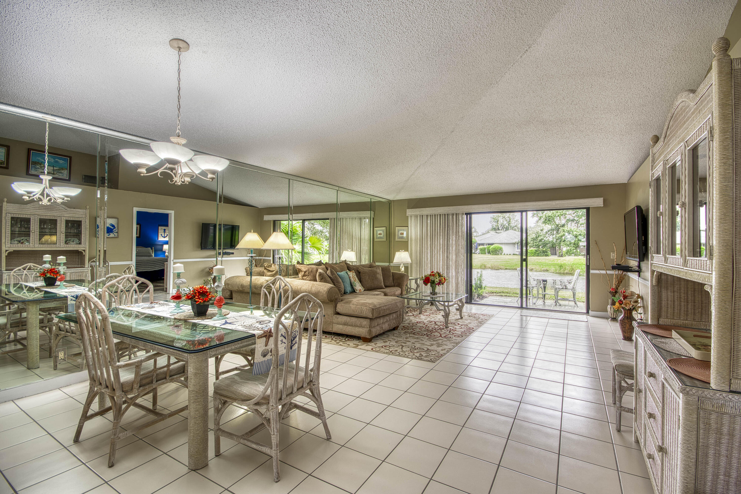 Palm Beach Gardens photo 3