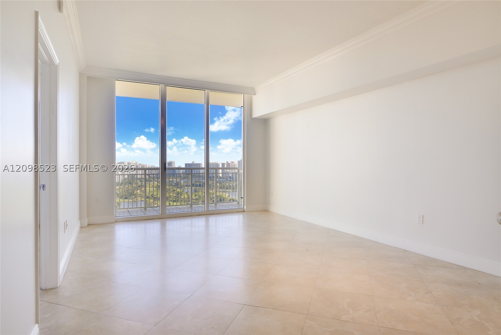 Aventura photo 5