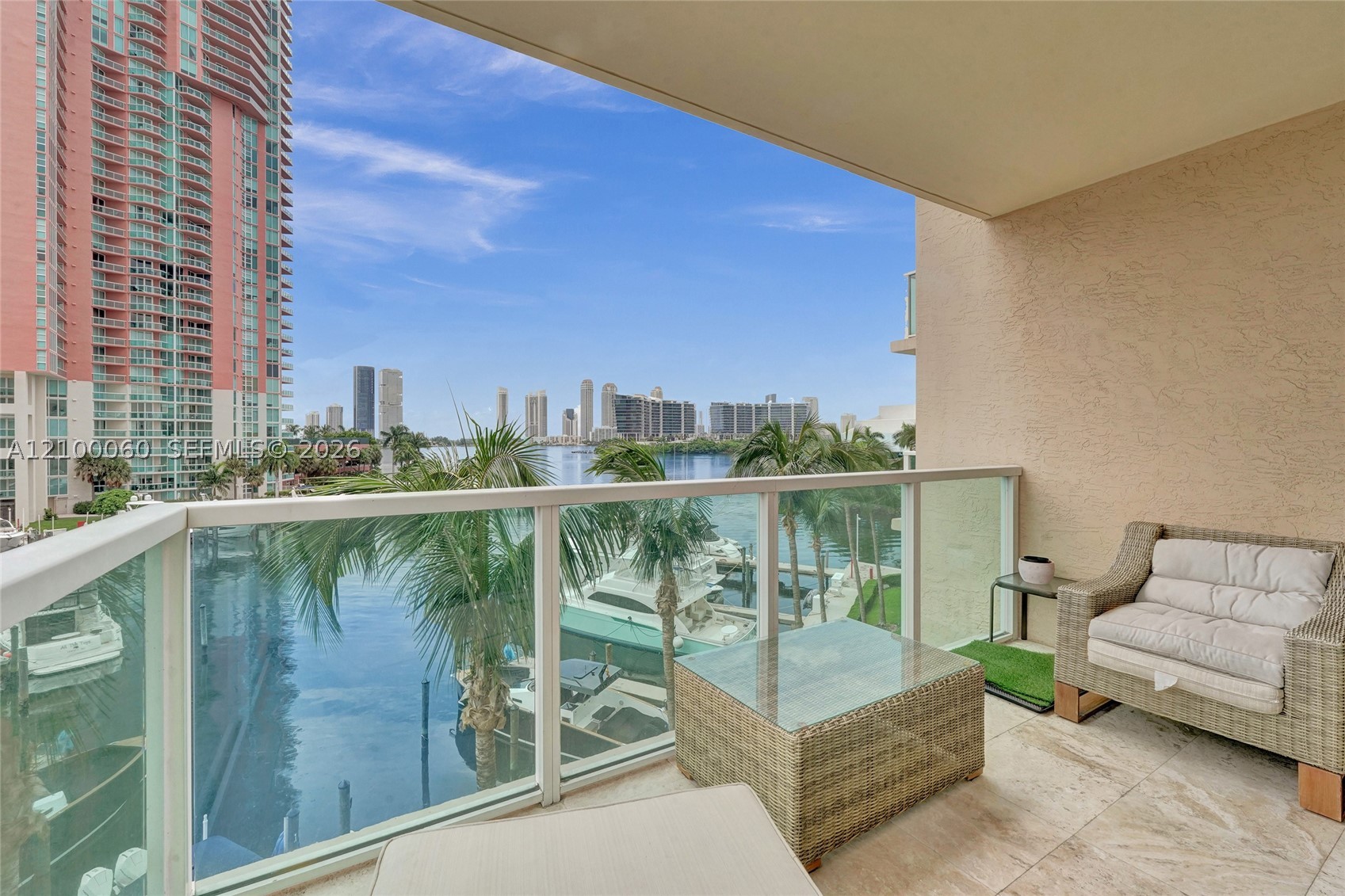 Aventura photo 3