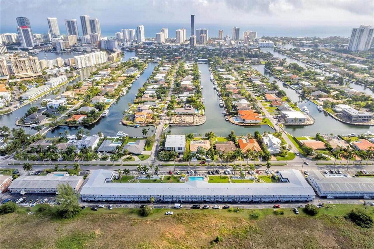 Hallandale Beach photo 1