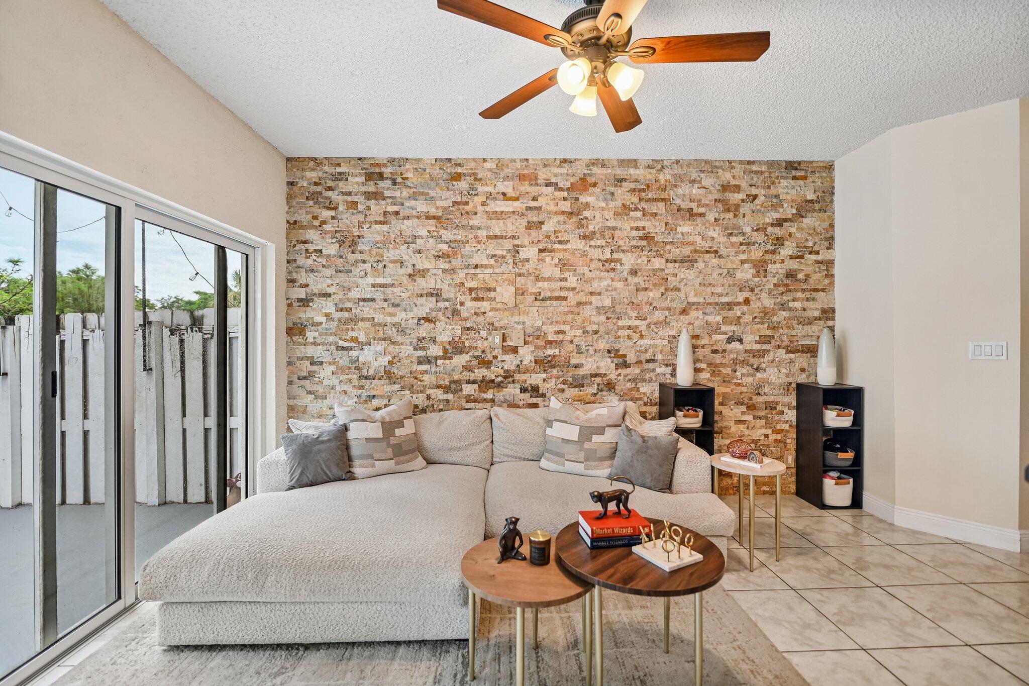 Pembroke Pines photo 3