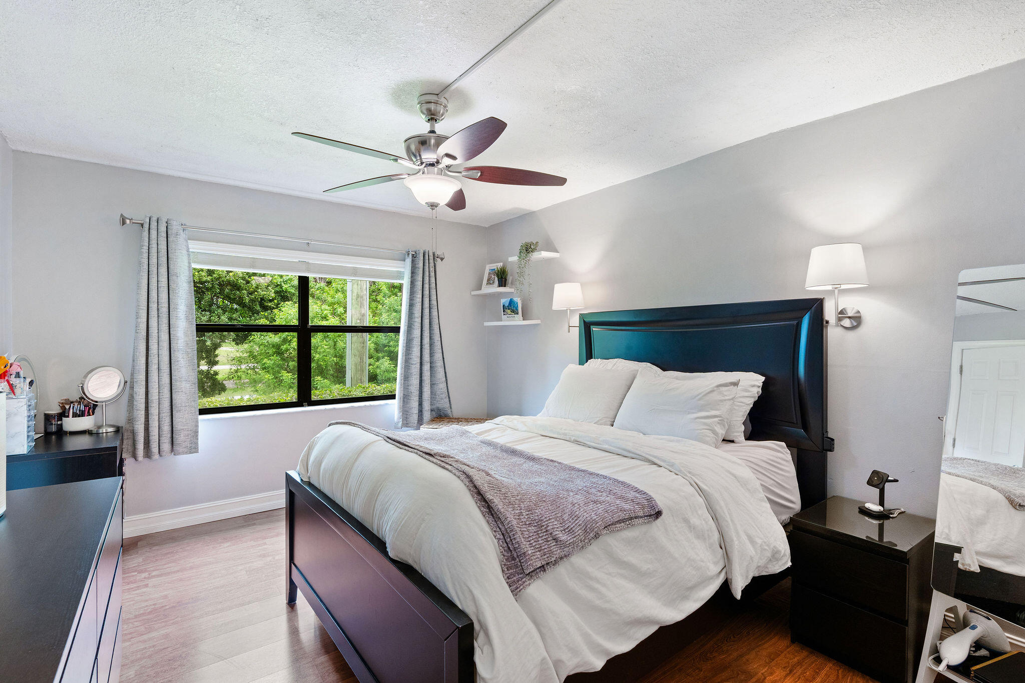 Pembroke Pines photo 2